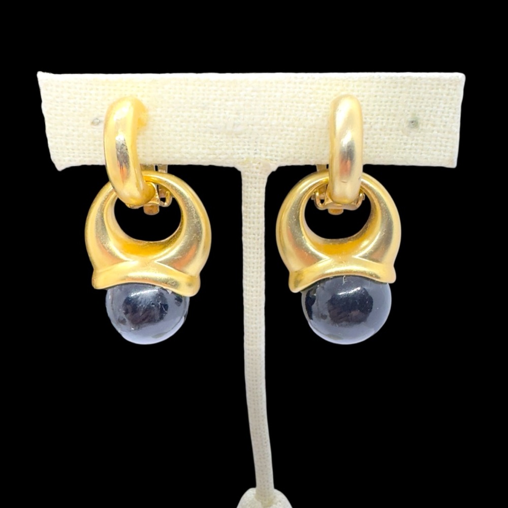 Vintage Unmarked Designer Black Orb Door Knocker Clip On Earrings